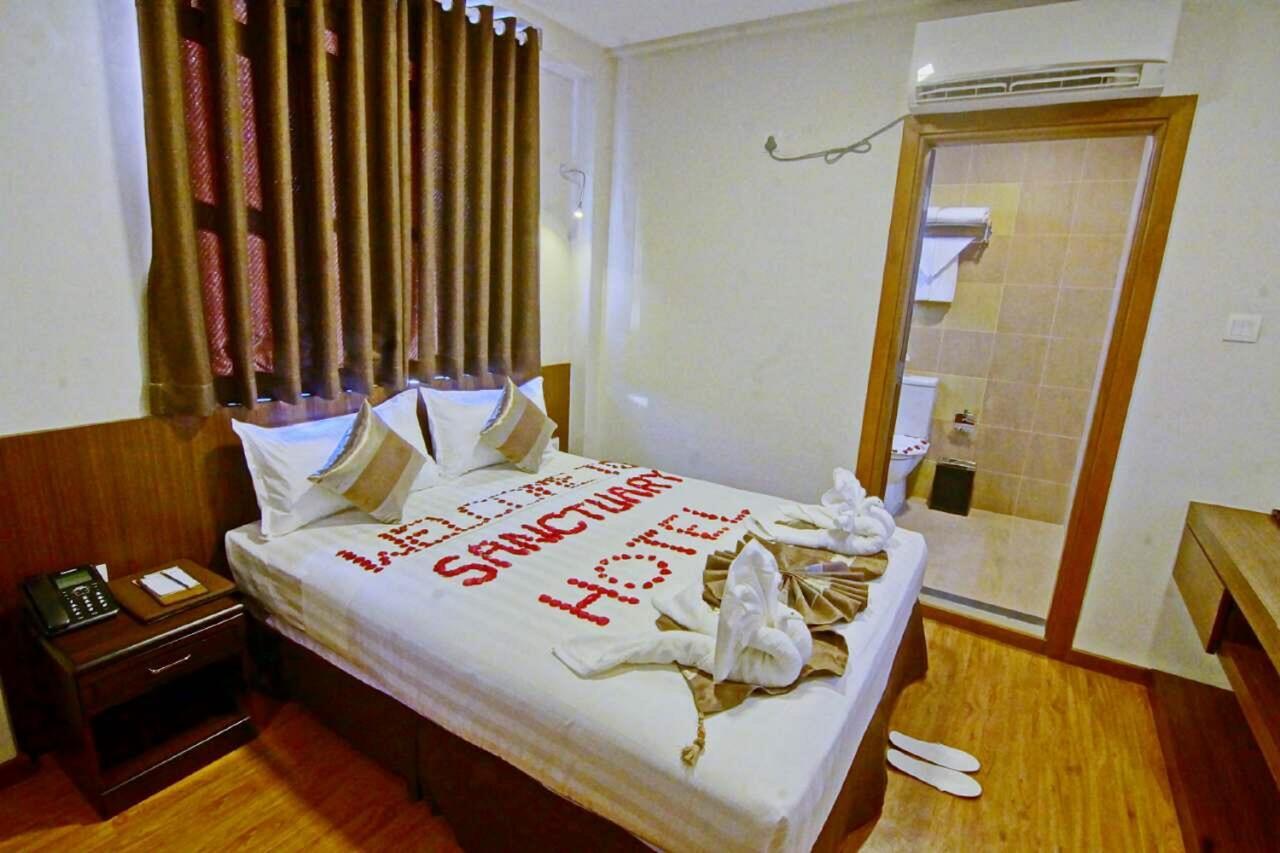 Sanctuary Hotel Mandalay Buitenkant foto