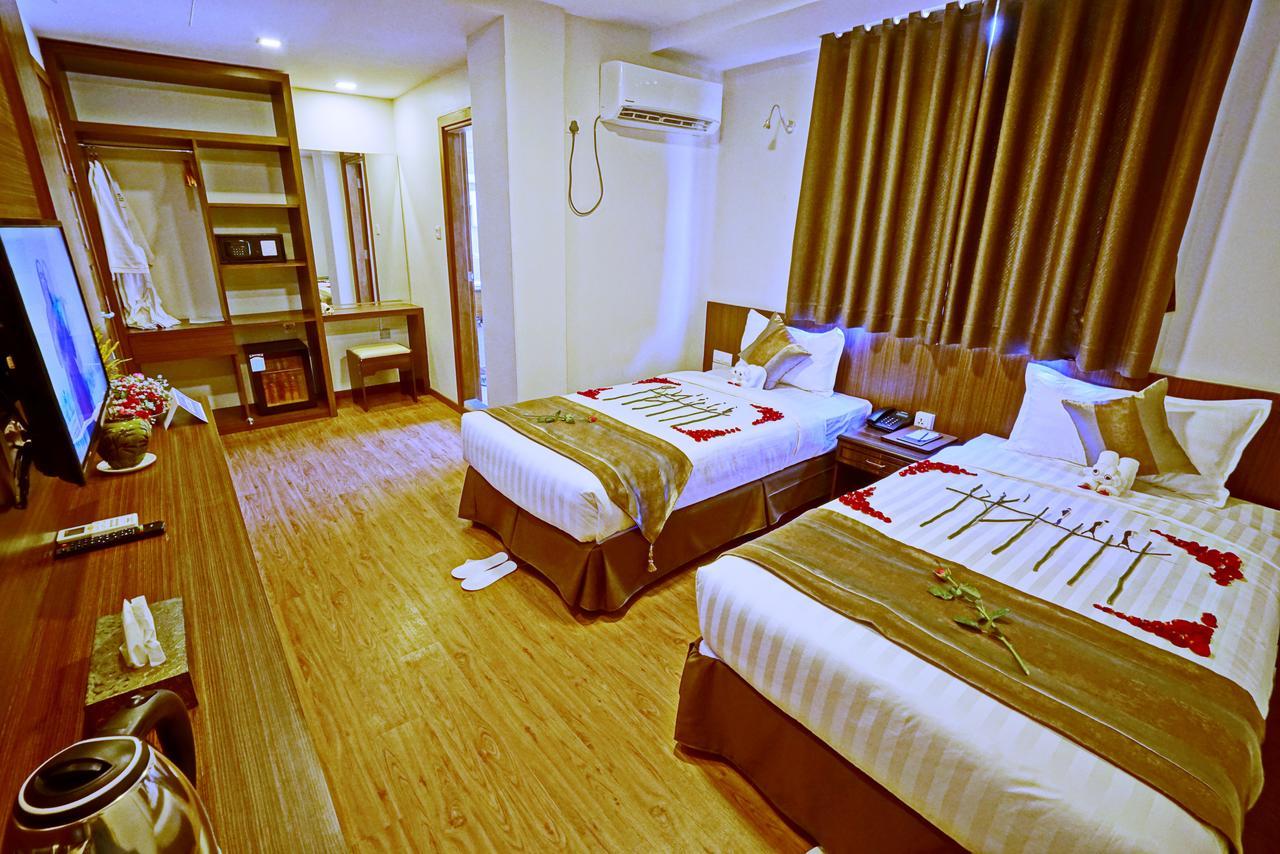 Sanctuary Hotel Mandalay Buitenkant foto