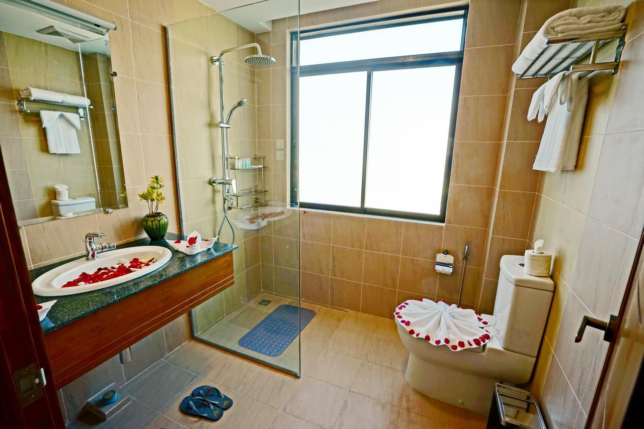 Sanctuary Hotel Mandalay Buitenkant foto