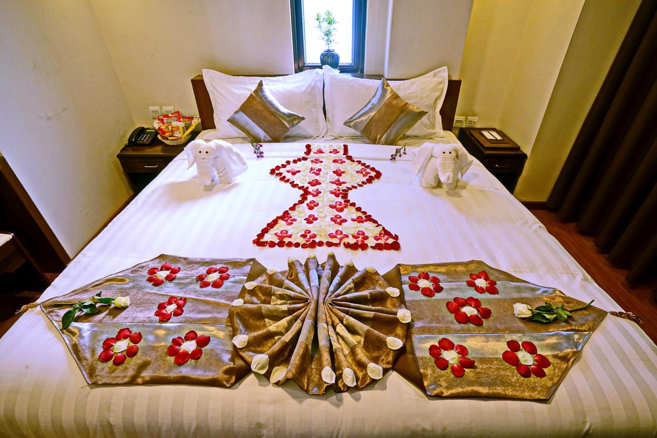 Sanctuary Hotel Mandalay Buitenkant foto