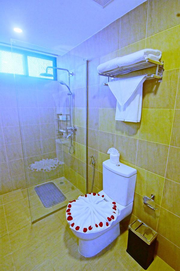 Sanctuary Hotel Mandalay Buitenkant foto