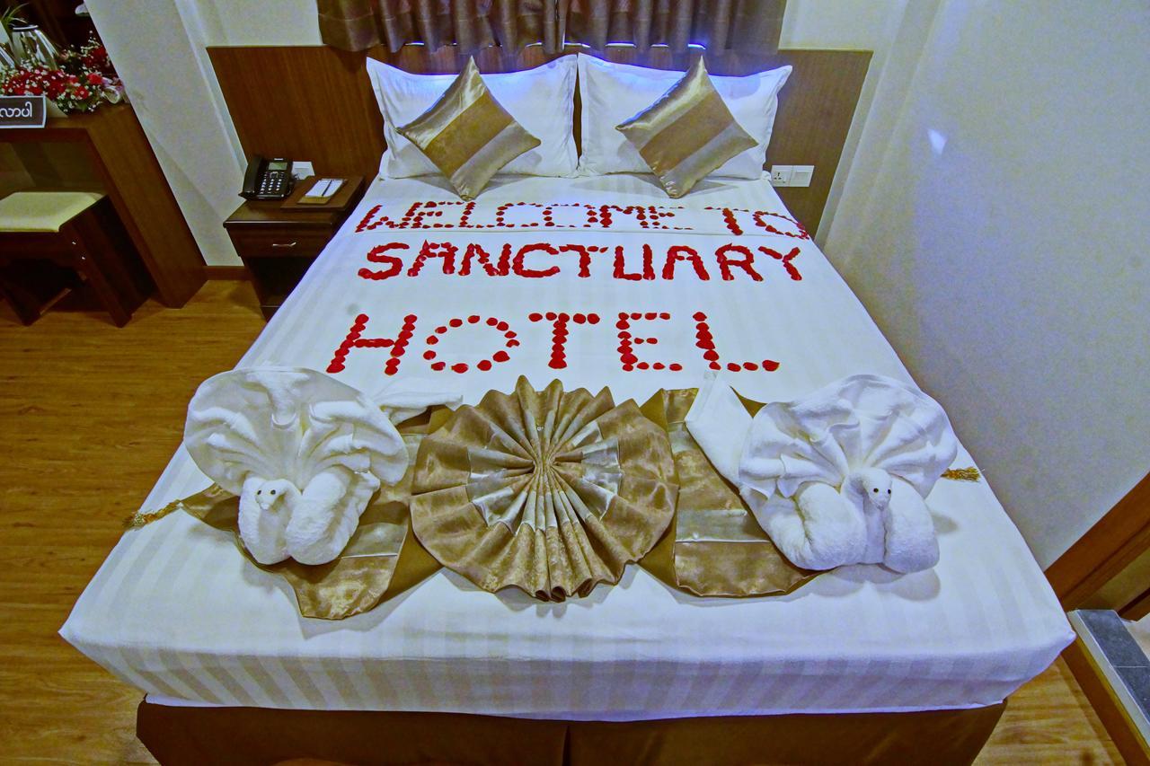 Sanctuary Hotel Mandalay Buitenkant foto