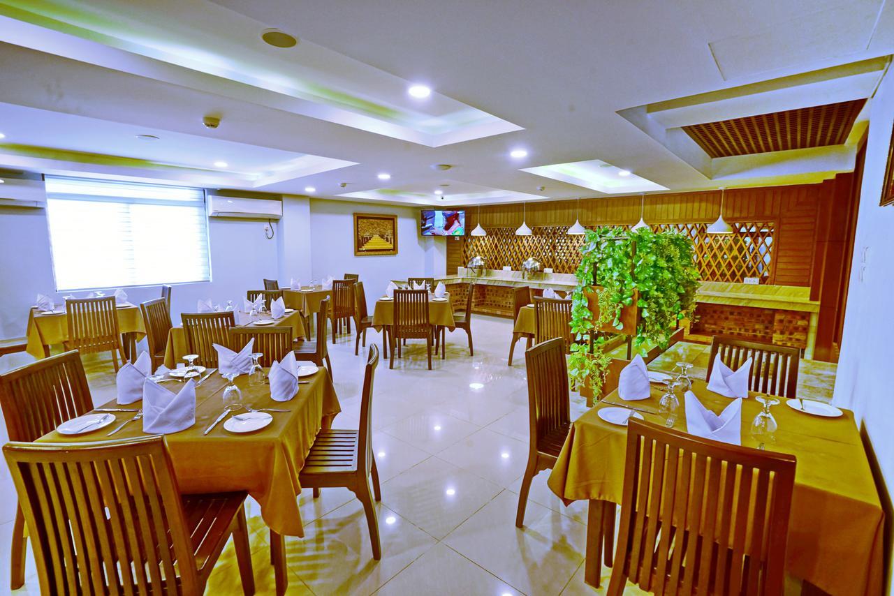 Sanctuary Hotel Mandalay Buitenkant foto