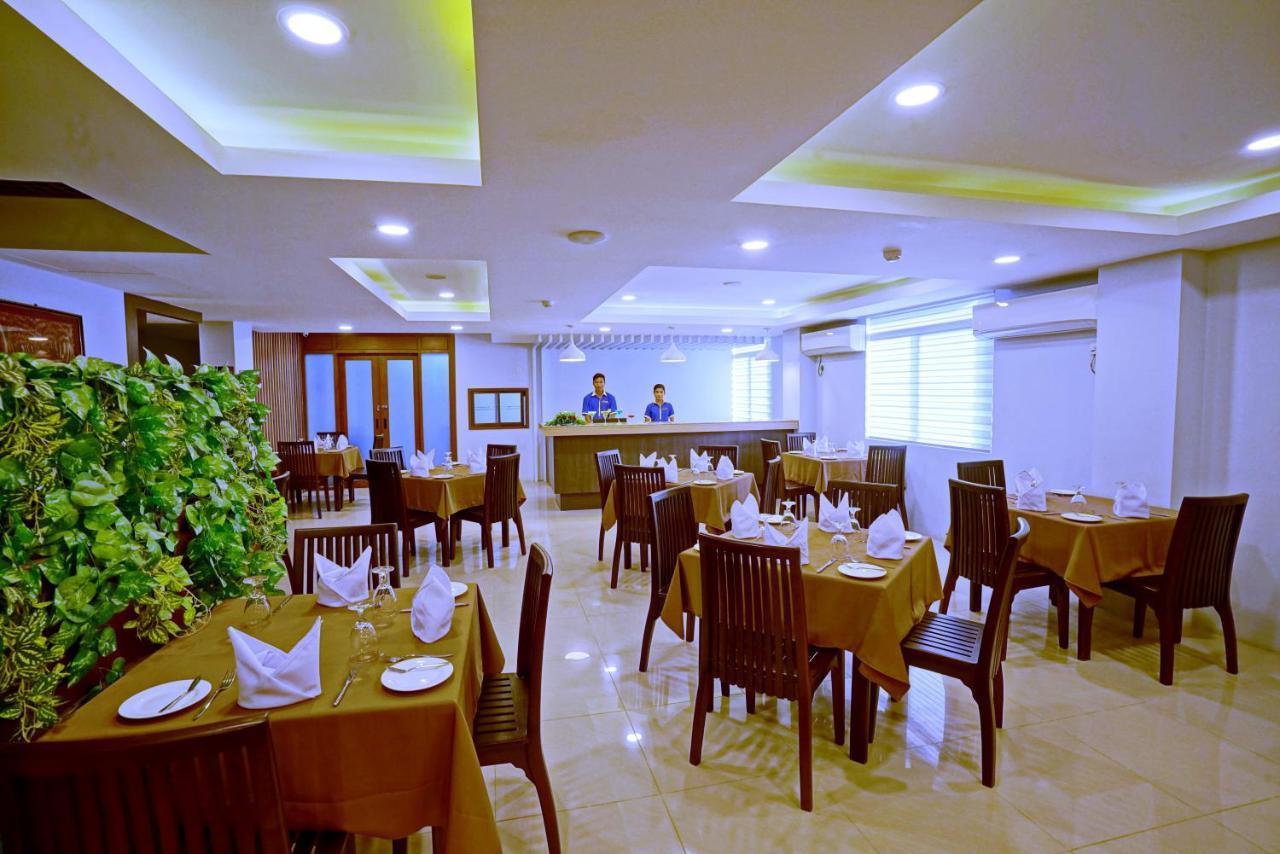 Sanctuary Hotel Mandalay Buitenkant foto