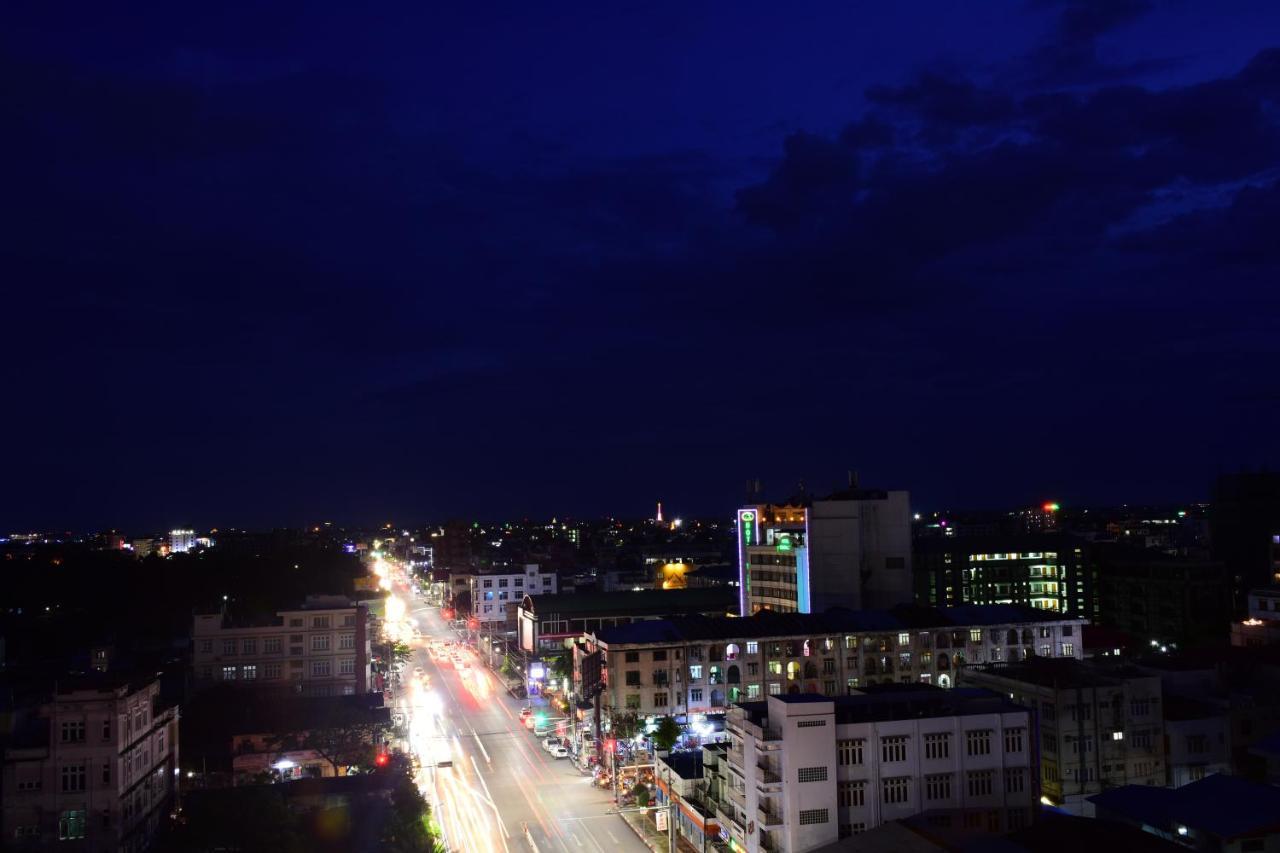 Sanctuary Hotel Mandalay Buitenkant foto